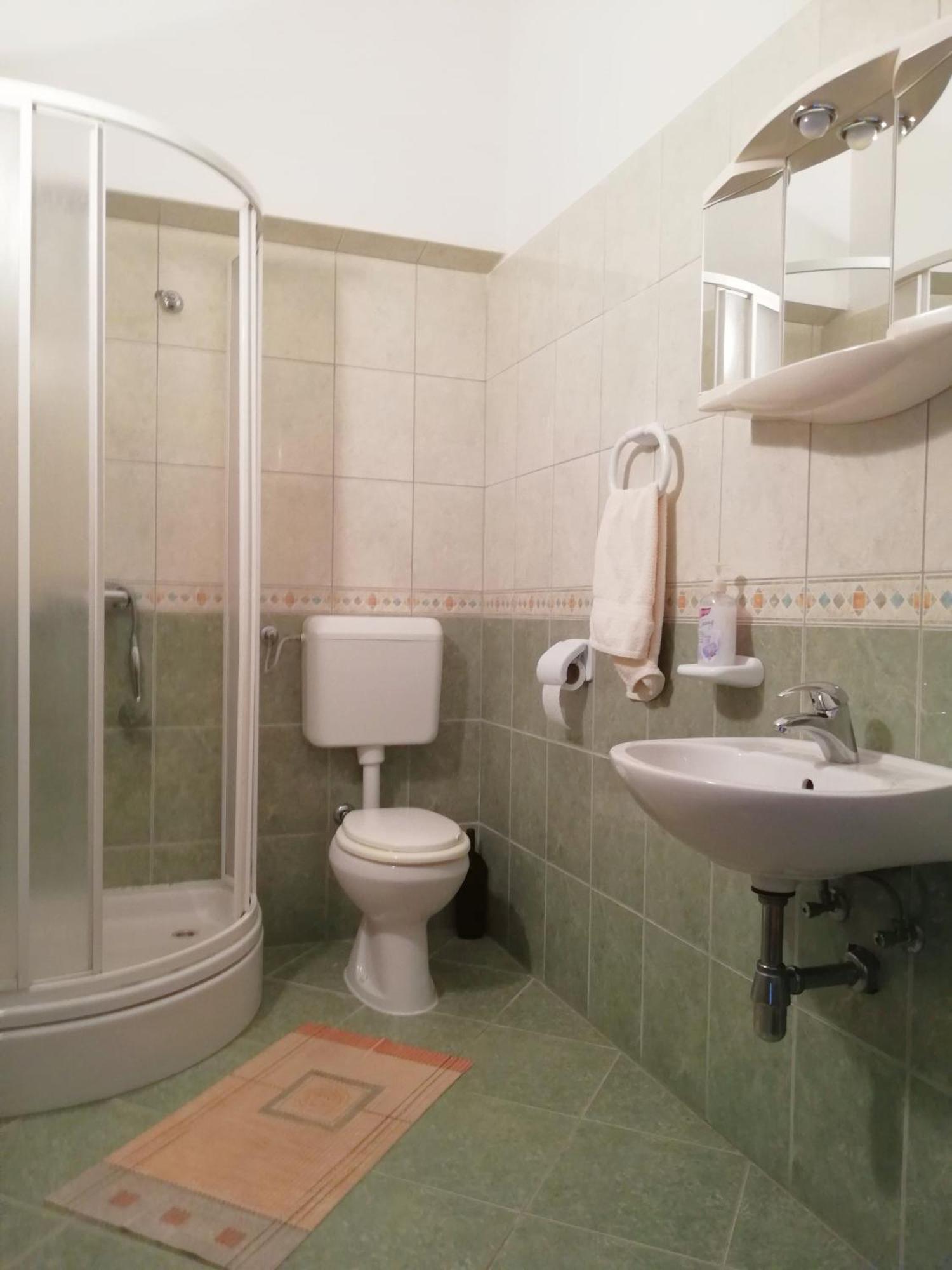 Apartments Roko Lalin Пакоштане Екстер'єр фото