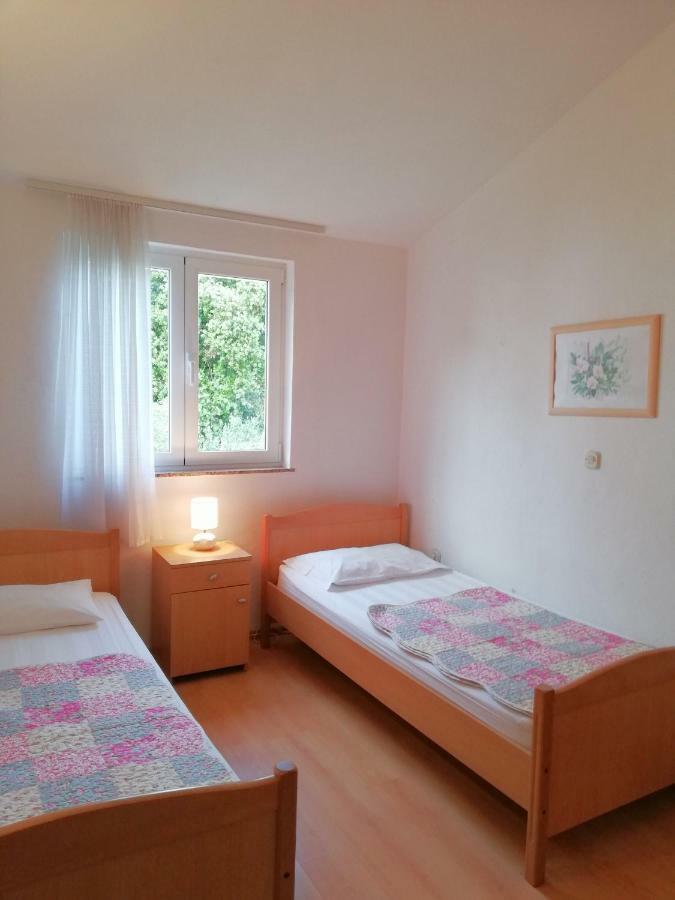 Apartments Roko Lalin Пакоштане Екстер'єр фото