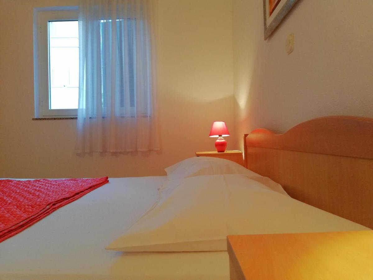 Apartments Roko Lalin Пакоштане Екстер'єр фото