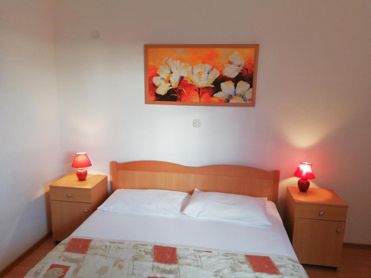 Apartments Roko Lalin Пакоштане Екстер'єр фото